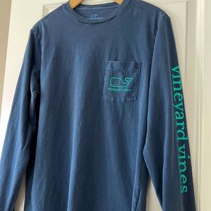 Vineyard Vines Pocket Graphic Logo Tee Long Sleeves Navy w Turquoise Mens Small